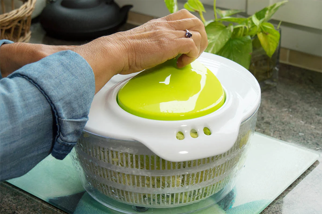 Salad spinners